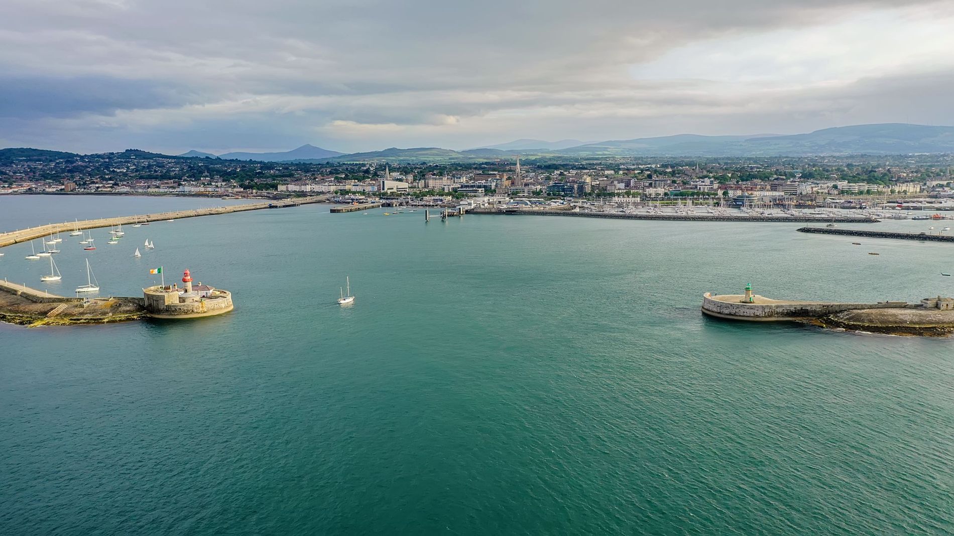 DUN LAOGHAIRE SOGGIORNO STUDIO 2.jpeg